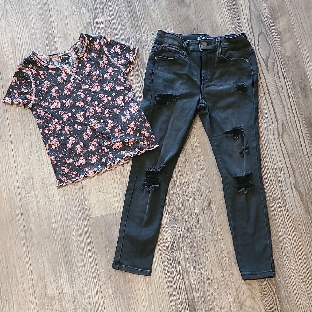 Art Class Floral Black Shirt Wirh Matching Distresses Jeans Size 8